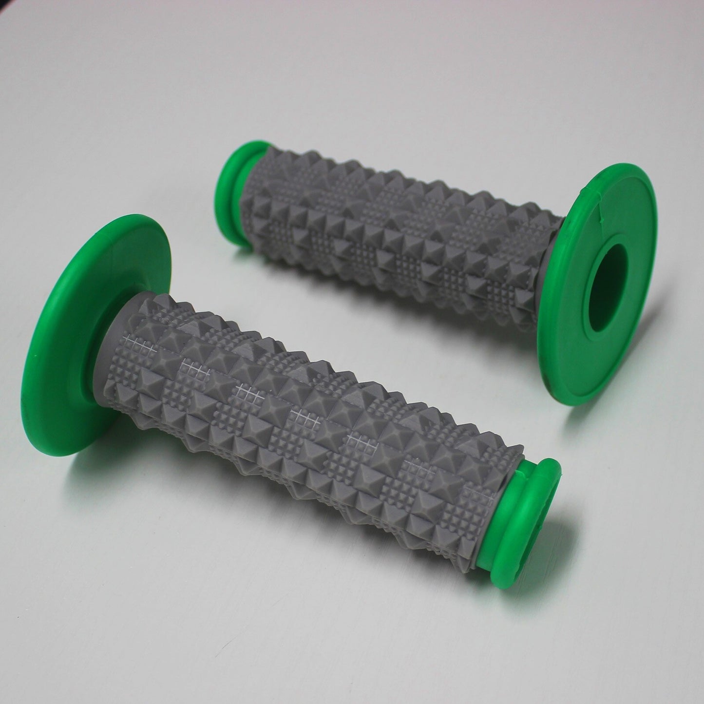 Green Hand Grips MX Motorbike Dirt/Pit Quad Bike ATV Handle bars 22mm 7/8" Soft